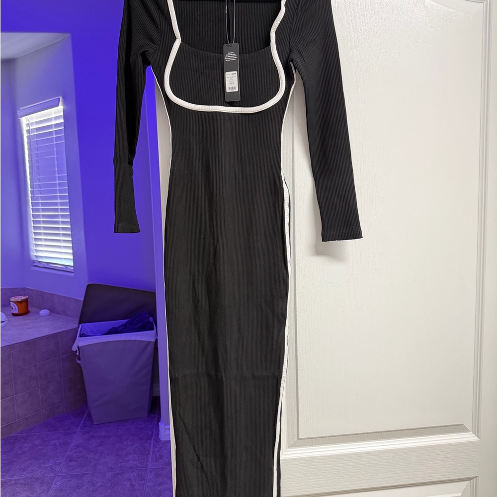Fashion Nova Drea Snatched Maxi Dress Black White Ribbed NWT Size Small - Picture 3 of 4